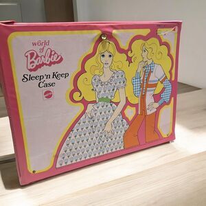 Vintage 1974 World Of Barbie Sleep N’ Keep‎ Carrying Case With Beds
